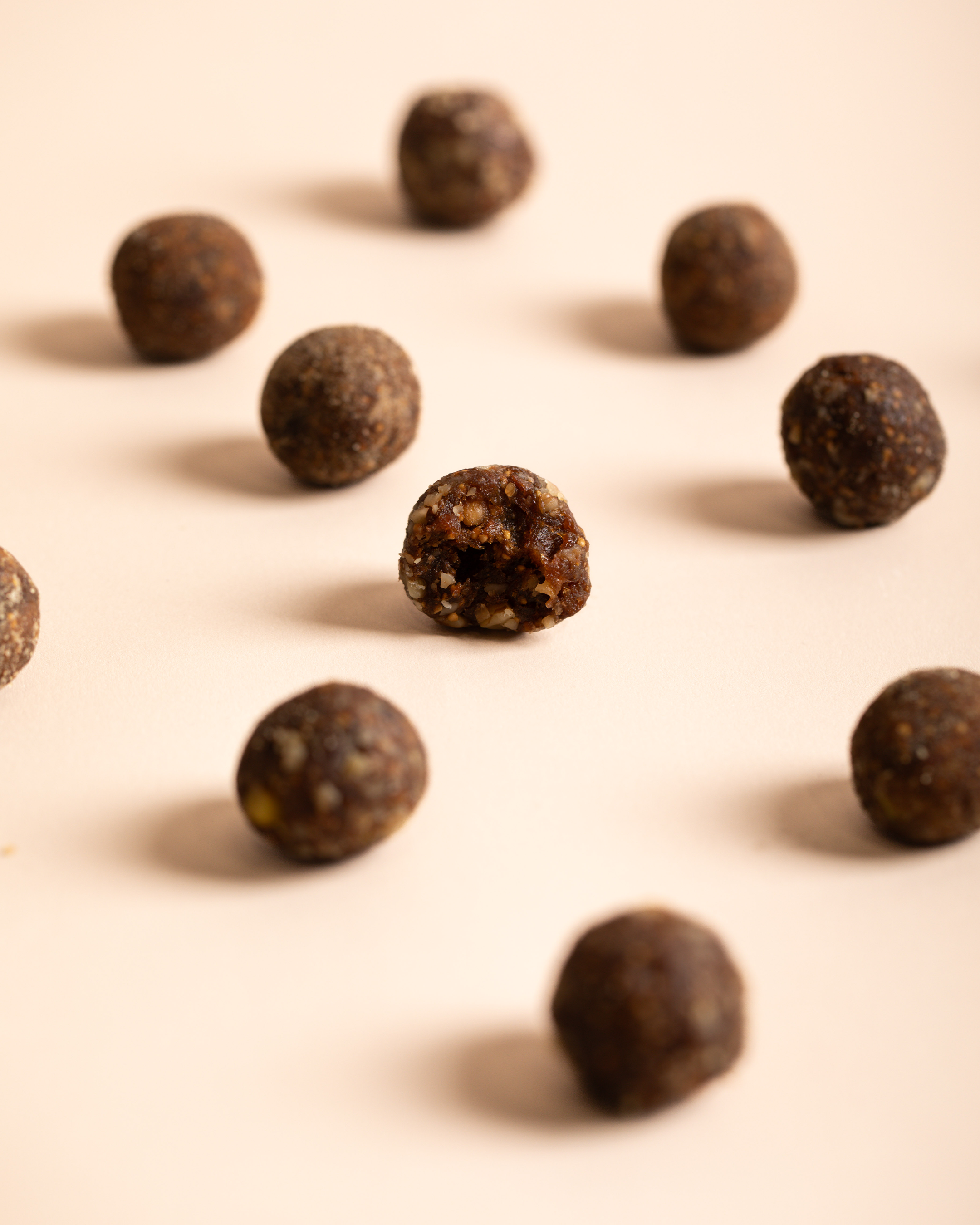 Teena - Plain & Walnut